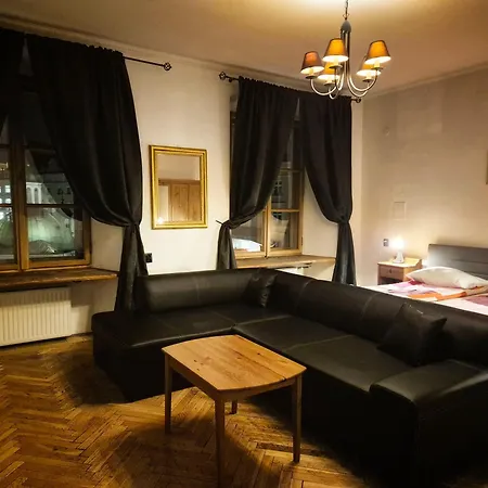 Main Square 18 View 1 Appartement *