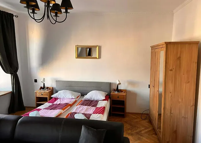 Main Square 18 View 1 Appartement