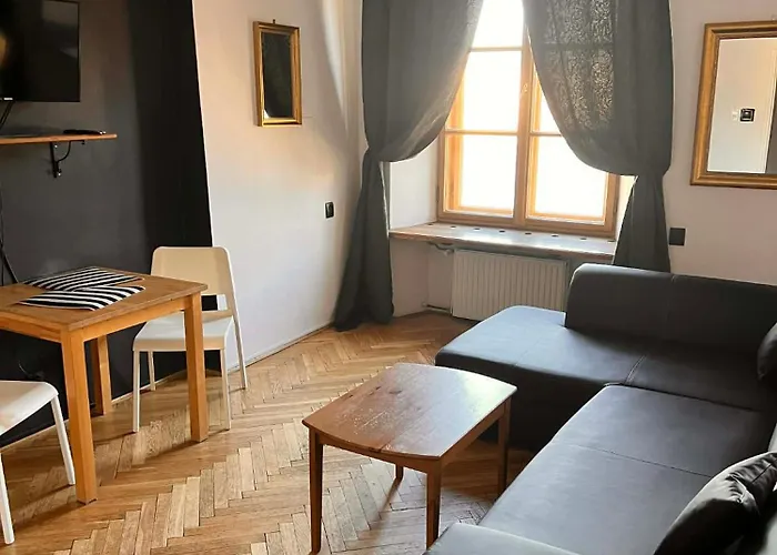 Main Square 18 View 1 Appartement