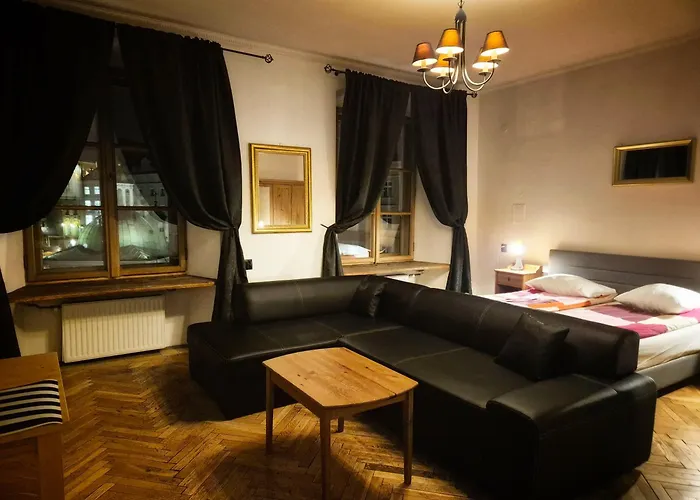 Main Square 18 View 1 Appartement *